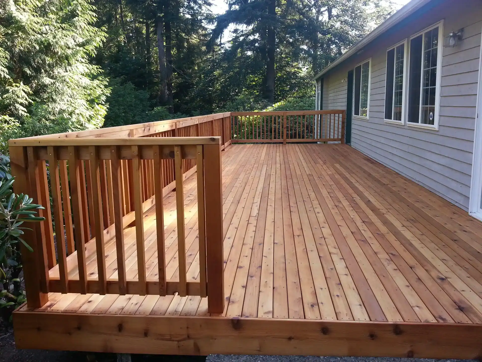 Cedar deck with railing - Custom Wood deck builders in Greater Seattle Area