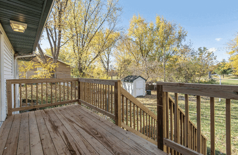 Heilman-deck-and-fence-new-backyard-deck-woodinville-2