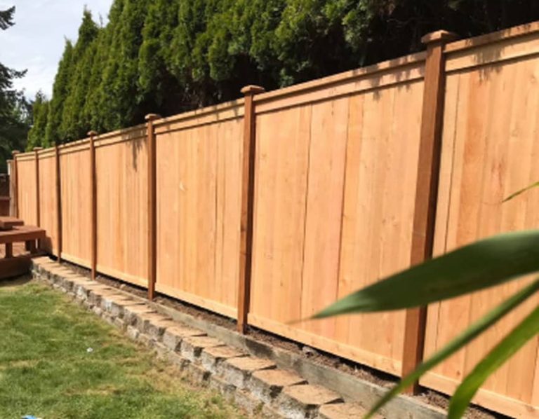 Custom Fence Building Contractor